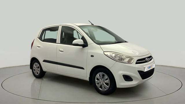 https://images10.gaadi.com/usedcar_image/4637362/original/af20a3656103343cbd4bc8ed76b17789.jpg?imwidth=6400