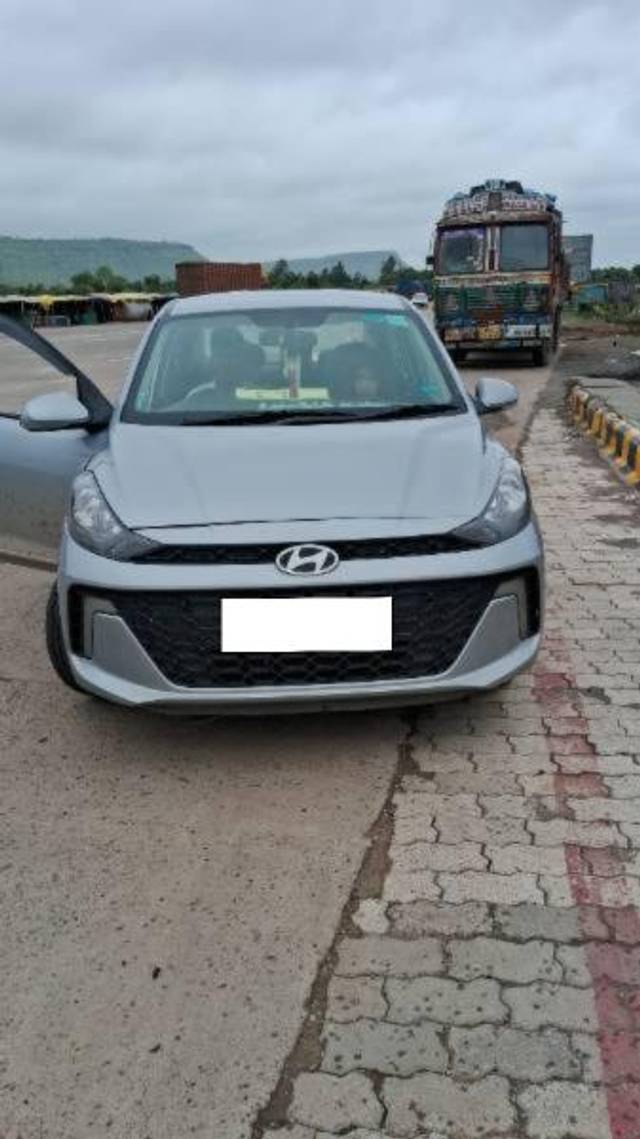 https://images10.gaadi.com/usedcar_image/4637374/original/processed_58d070f7-cfc3-4f1a-939d-80be70f7775f.jpg?imwidth=6401