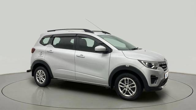 https://images10.gaadi.com/usedcar_image/4637377/original/c5926a8df325cc804aea1df0da4dfdca.jpg?imwidth=6400