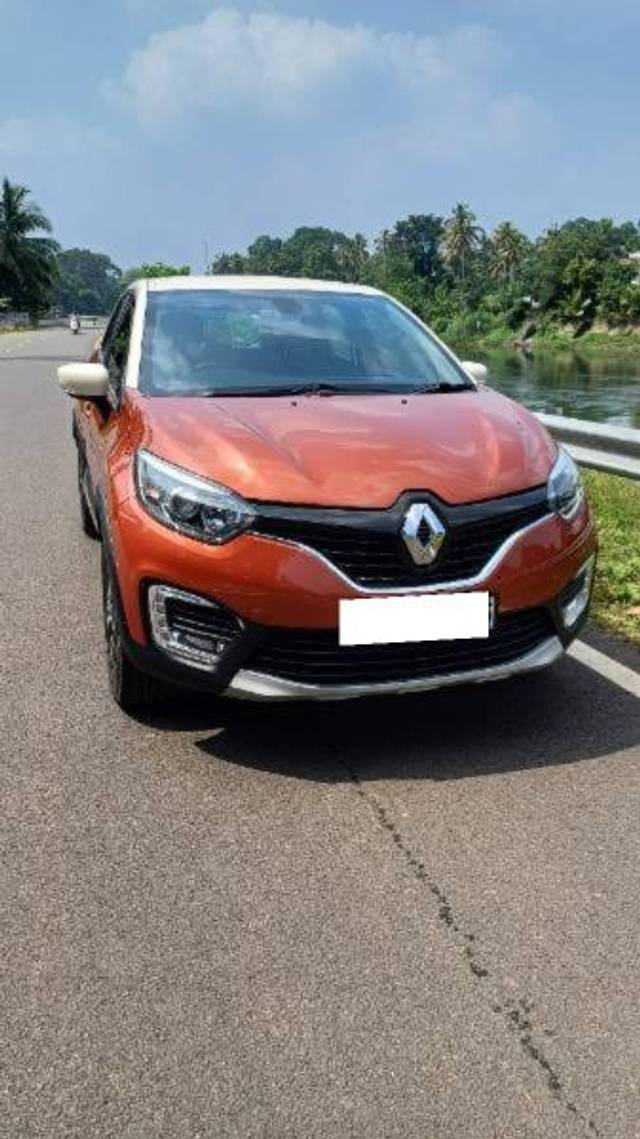 https://images10.gaadi.com/usedcar_image/4637379/original/processed_32e1ba9d-75ca-44bc-9ea6-7dd67d3f2fe5.jpg?imwidth=6400