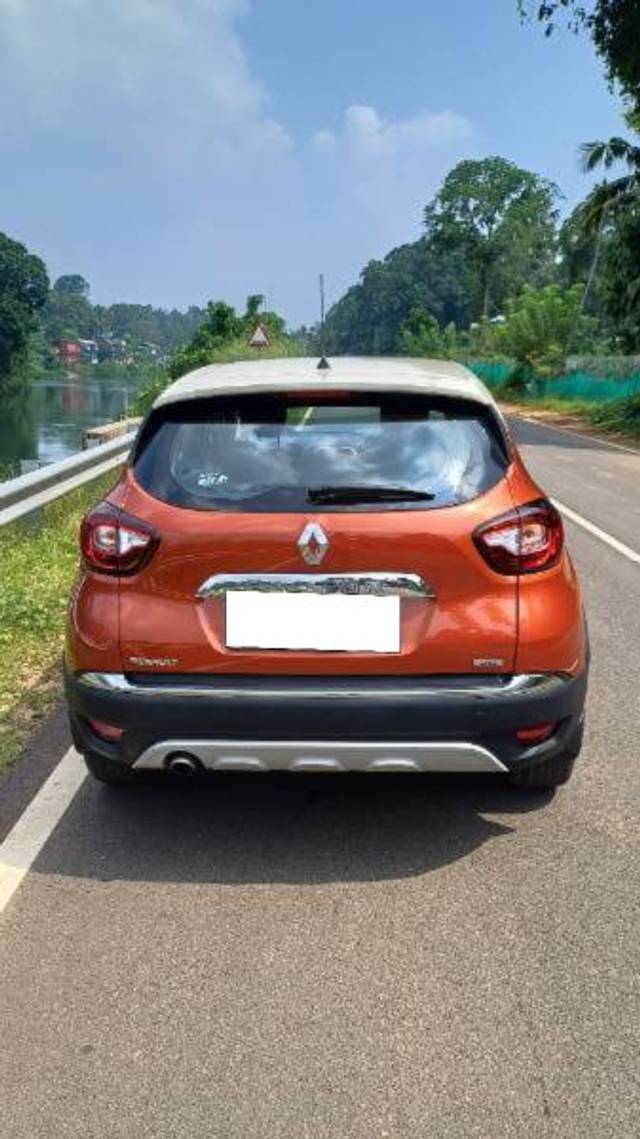 https://images10.gaadi.com/usedcar_image/4637379/original/processed_f566a888-6375-477c-b10d-6373fe80a0ff.jpg?imwidth=6402