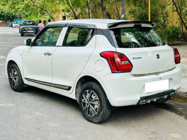 https://images10.gaadi.com/usedcar_image/4637382/original/processed_e253fa90bd39d6ba2303b8316be0b931.jpg?imwidth=6402