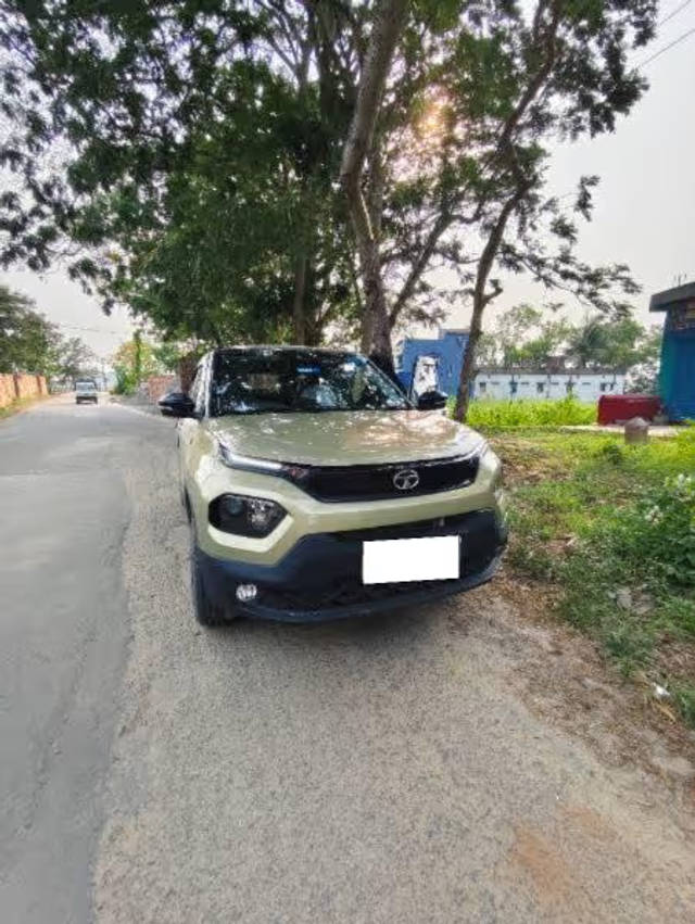 https://images10.gaadi.com/usedcar_image/4637390/original/1667c596-e7de-4131-aa13-9b2b168d184d.png?imwidth=6400