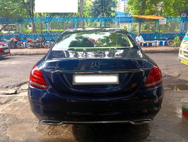 https://images10.gaadi.com/usedcar_image/4637416/original/processed_5a588cd992aaaab970bbc88fe8860589.jpg?imwidth=6401