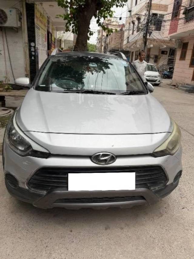 https://images10.gaadi.com/usedcar_image/4637423/original/processed_961b6588-b644-407d-b522-e3cc7894cf4b.jpeg?imwidth=6400
