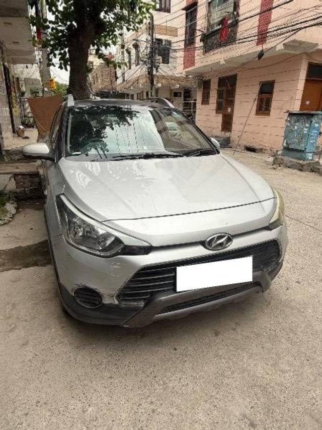 https://images10.gaadi.com/usedcar_image/4637423/original/processed_efcfea9c-8daf-45f1-a650-02ee2d9223fb.jpeg?imwidth=6402