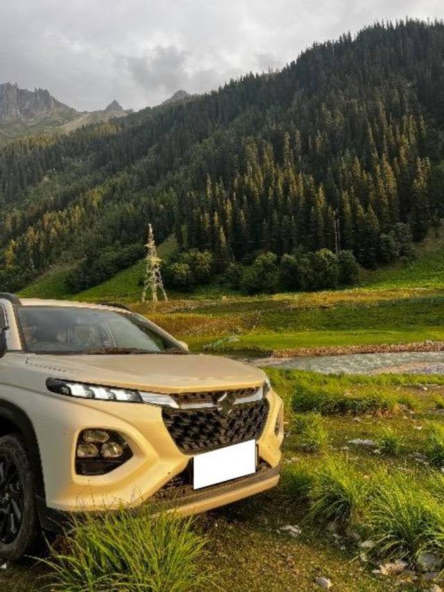 https://images10.gaadi.com/usedcar_image/4637464/original/processed_71fefc08-949a-46dc-8cac-5035864c353b.jpeg?imwidth=6400