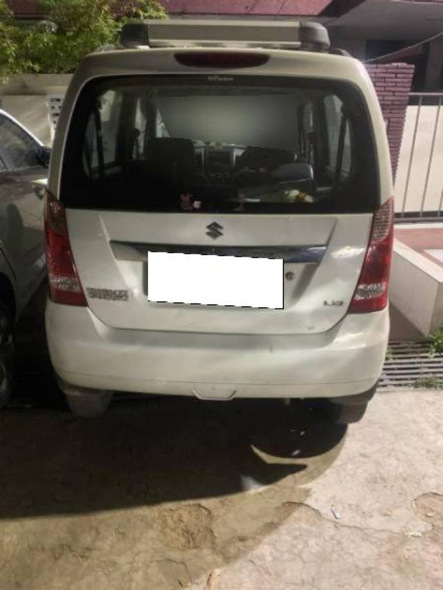 https://images10.gaadi.com/usedcar_image/4637469/original/processed_02b0c4f6-8894-4785-91a3-f97c80525cab.jpg?imwidth=6402