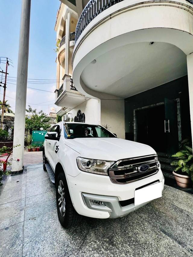 https://images10.gaadi.com/usedcar_image/4637492/original/processed_cc6e6330-a2ad-4dad-9c7a-90d8fe8898e8.jpg?imwidth=6400
