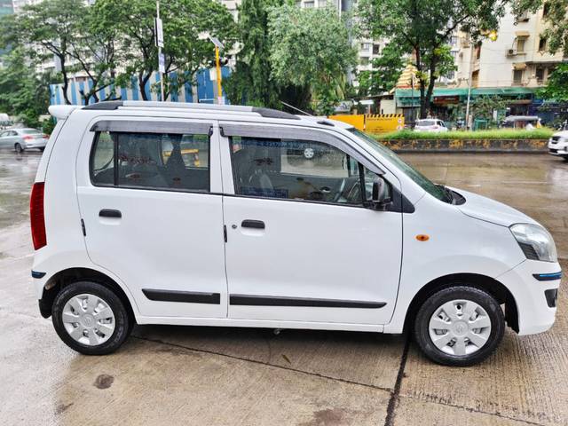 https://images10.gaadi.com/usedcar_image/4637493/original/010291cd7b3039b042aad25a26edc1cc.jpg?imwidth=6401