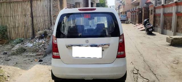 https://images10.gaadi.com/usedcar_image/4637494/original/processed_beee656e-abd1-44b8-850c-3d715f216a48.jpg?imwidth=6402