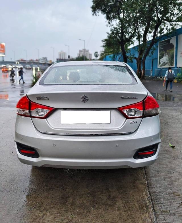 https://images10.gaadi.com/usedcar_image/4637505/original/processed_87b7774e9052a7c1700fe0db4377d52a.jpg?imwidth=6402