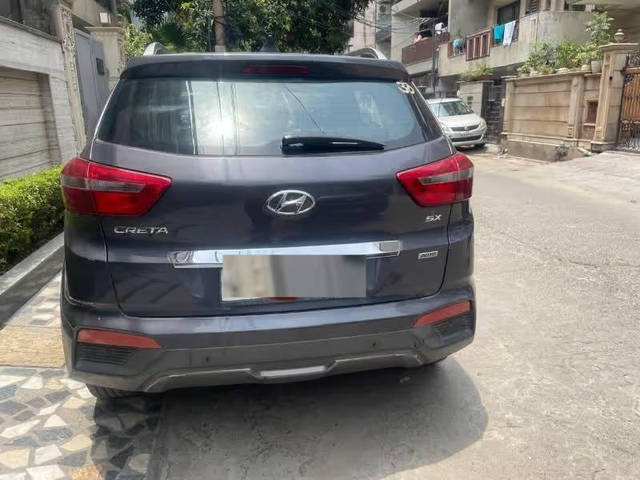 https://images10.gaadi.com/usedcar_image/4637552/original/processed_56c75e93-fe43-4772-a875-d0e6442b77dd.png?imwidth=6401