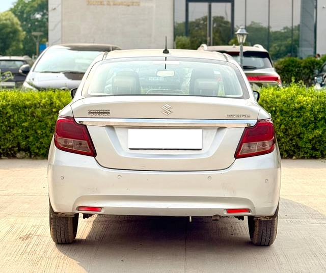 https://images10.gaadi.com/usedcar_image/4637570/original/processed_77f45de913871f7526526eca9b77b1e5.jpg?imwidth=6402