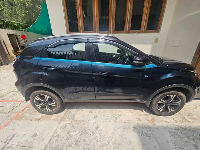 https://images10.gaadi.com/usedcar_image/4637604/original/processed_aaf2cc67-6247-4958-855f-3947294a67c8.jpg?imwidth=6400
