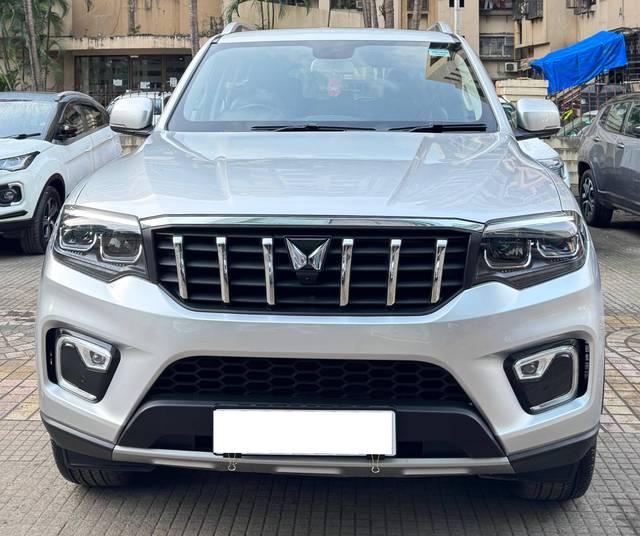 https://images10.gaadi.com/usedcar_image/4637613/original/processed_bd4b2ad97f7cb13ce0093b85374906d8.jpg?imwidth=6400
