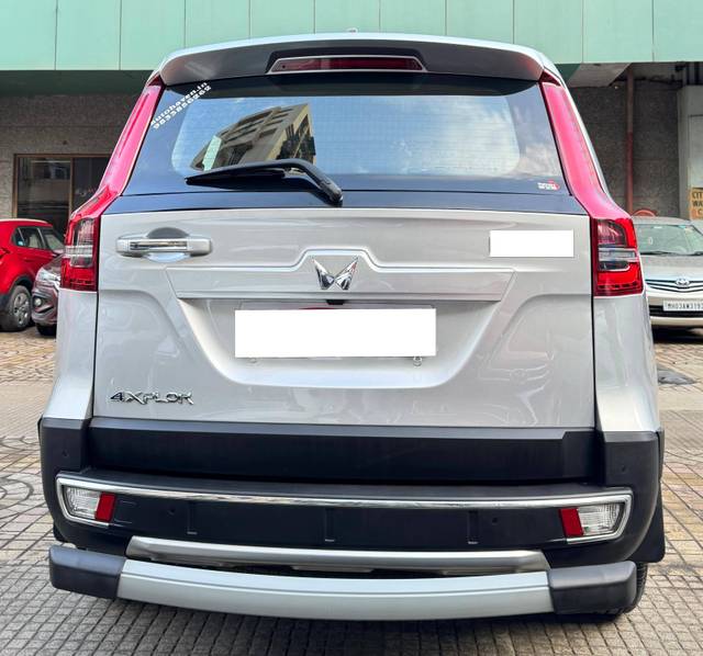 https://images10.gaadi.com/usedcar_image/4637613/original/processed_c2d68260d12d372bbd0d66b50d0180dd.jpg?imwidth=6401