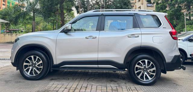 https://images10.gaadi.com/usedcar_image/4637613/original/processed_f950425997b5e9fdcc2764e01a02f7ac.jpg?imwidth=6402