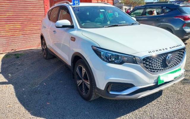 https://images10.gaadi.com/usedcar_image/4637615/original/processed_ff21ebd4-b777-4d30-ab79-558ae42dbe04.jpeg?imwidth=6400