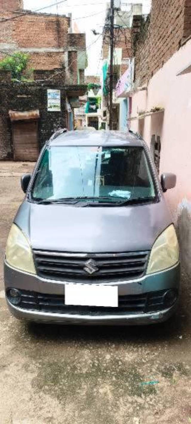 https://images10.gaadi.com/usedcar_image/4637616/original/processed_21812480-26e6-47fa-9ff1-a9d768ca152a.jpg?imwidth=6400