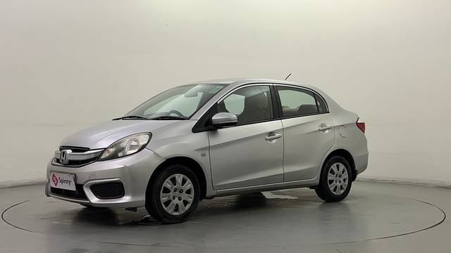 https://images10.gaadi.com/usedcar_image/4637733/original/70ad578c2585bbe7c99956744dea2dc4.JPG?imwidth=6400