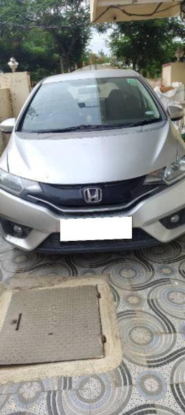 https://images10.gaadi.com/usedcar_image/4637761/original/processed_3349d162-e171-4267-9b31-9969706fe27c.jpg?imwidth=6402