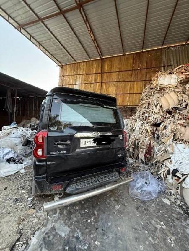 https://images10.gaadi.com/usedcar_image/4637813/original/processed_e9772f97-fa6a-4a8c-b963-449c7422788a.jpeg?imwidth=6401