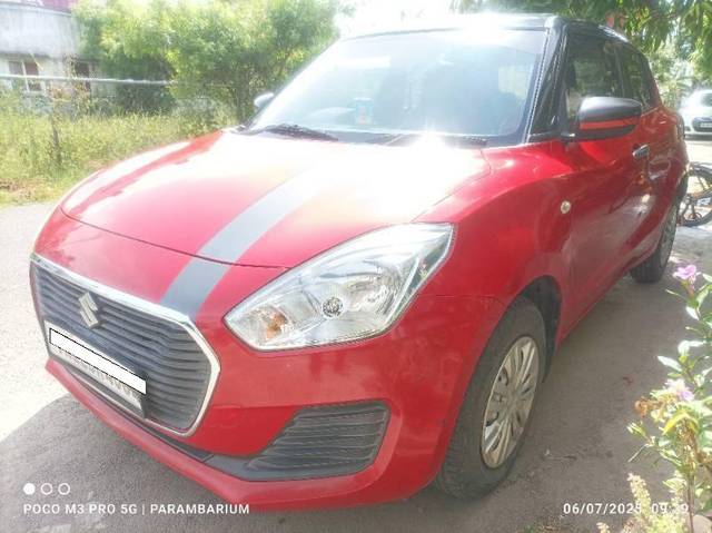 https://images10.gaadi.com/usedcar_image/4637814/original/processed_b827cc96-8dee-483c-aab4-b85e3536d8cf.jpg?imwidth=6401