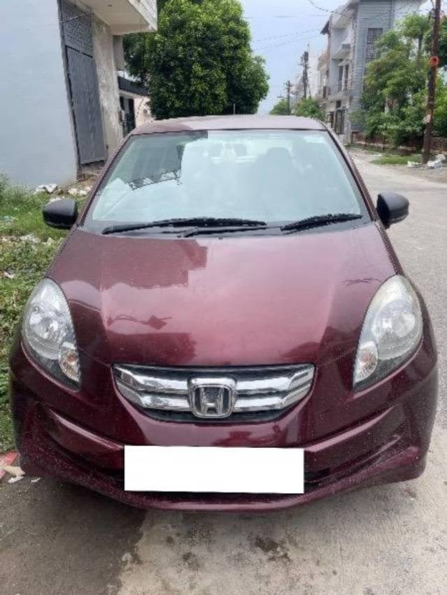 https://images10.gaadi.com/usedcar_image/4637821/original/processed_7d8da336-d662-4dde-b6f7-bc727db41b0c.jpg?imwidth=6400