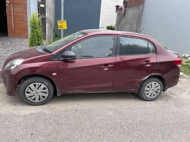 https://images10.gaadi.com/usedcar_image/4637821/original/processed_82f1d773-194a-4fe0-bd59-3e55f74b4720.jpg?imwidth=6402