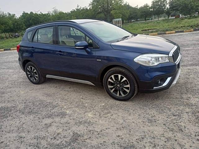 https://images10.gaadi.com/usedcar_image/4637876/original/processed_47876de18ef97811984963b9b9b17d1d.jpg?imwidth=6400