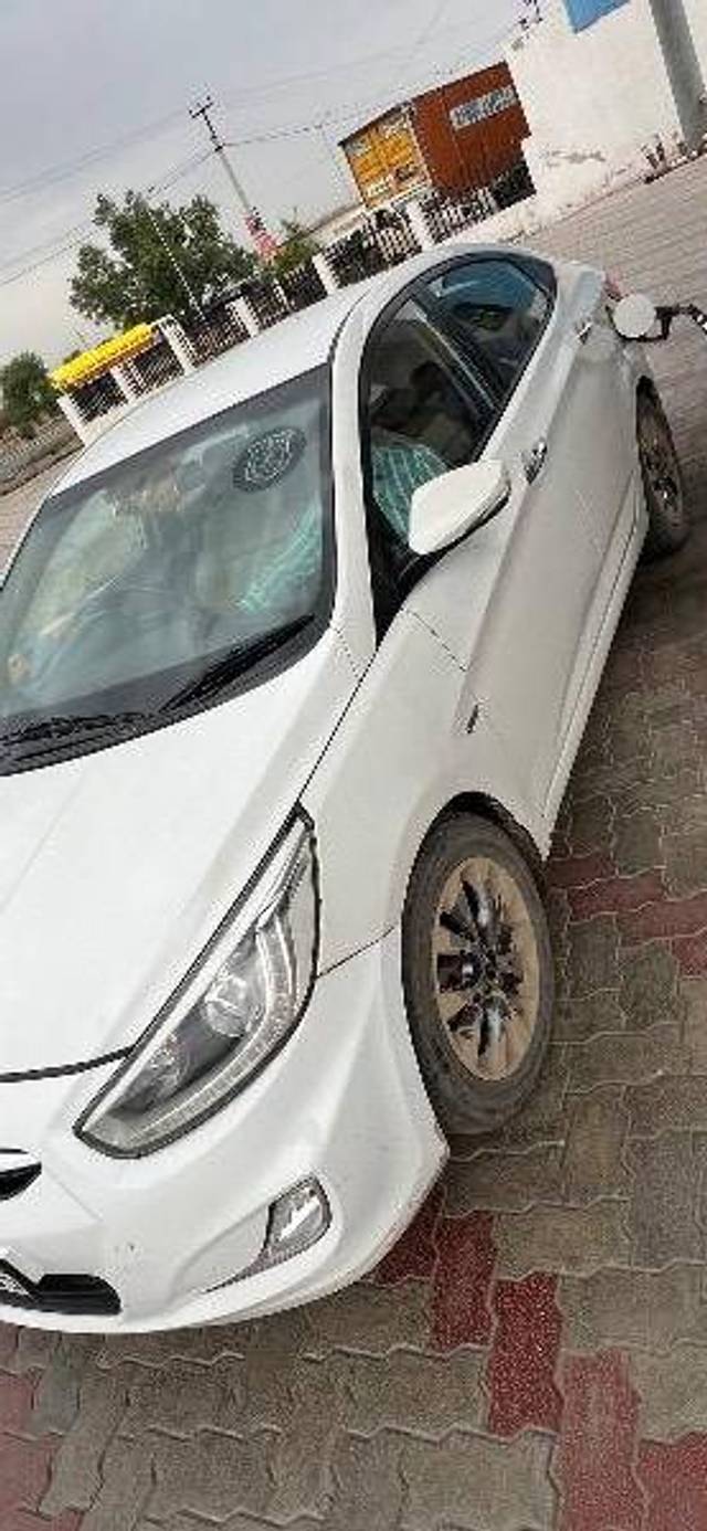 https://images10.gaadi.com/usedcar_image/4637893/original/processed_beec84d1-85dd-466c-a798-ce761f3ad2e5.jpeg?imwidth=6400