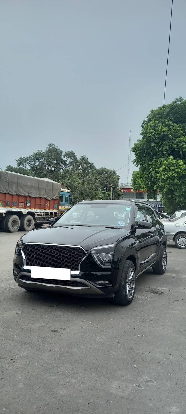 https://images10.gaadi.com/usedcar_image/4637906/original/processed_d17fd655f5855cd2cd50ad0653fb24f9.jpg?imwidth=6402