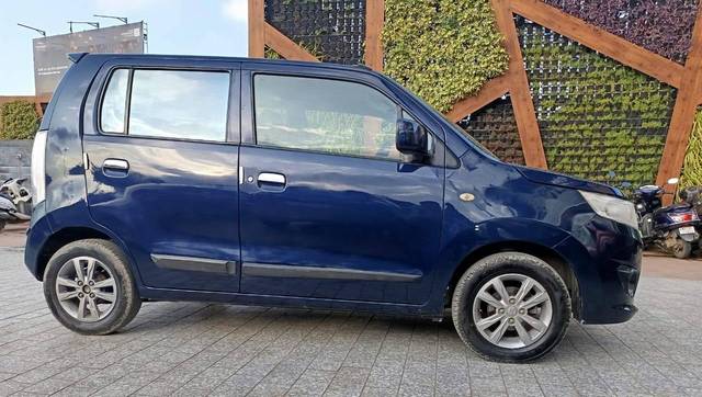 https://images10.gaadi.com/usedcar_image/4637950/original/processed_bd63fe45699d0e14587dadae33a01cfd.jpg?imwidth=6401