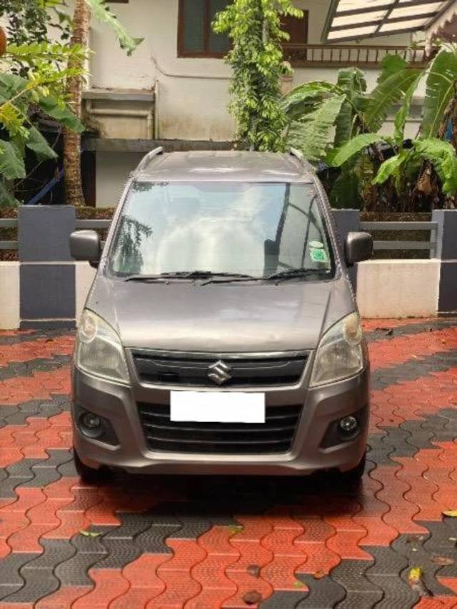 https://images10.gaadi.com/usedcar_image/4637954/original/processed_d3290db4-04a5-4ae9-98cc-754c2d024fb7.jpg?imwidth=6400