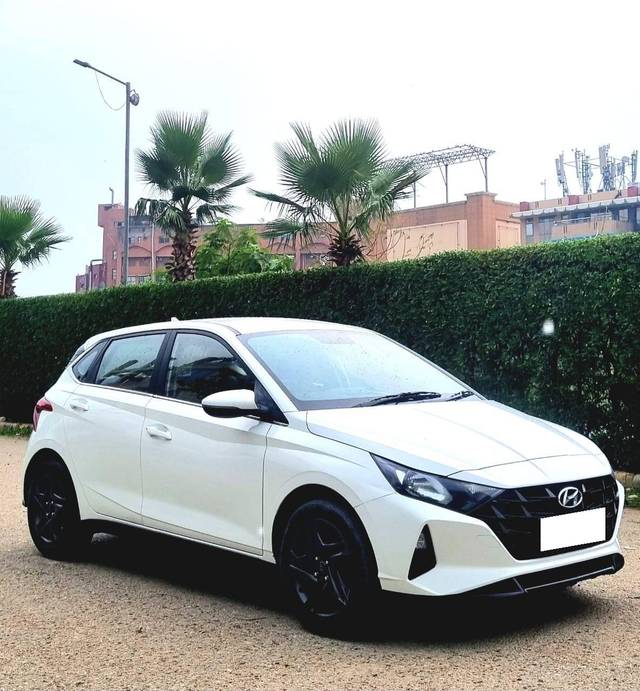 https://images10.gaadi.com/usedcar_image/4637957/original/processed_e919f377766aa21fdc43001687dce8bf.jpg?imwidth=6400