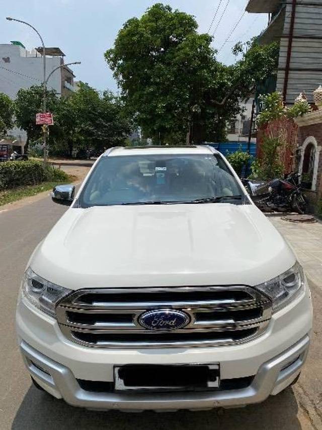 https://images10.gaadi.com/usedcar_image/4637958/original/processed_cf5088b7-40ec-405e-aef4-fce7a93166ca.jpeg?imwidth=6401