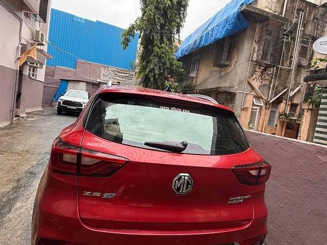 https://images10.gaadi.com/usedcar_image/4637979/original/processed_ad055f2e-08ec-4d87-b377-b35563d11f0d.jpeg?imwidth=6401
