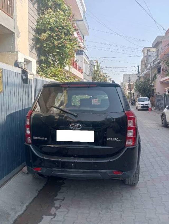 https://images10.gaadi.com/usedcar_image/4637988/original/processed_db998dc3-7fa2-4127-a695-7d8276b35de4.jpg?imwidth=6402