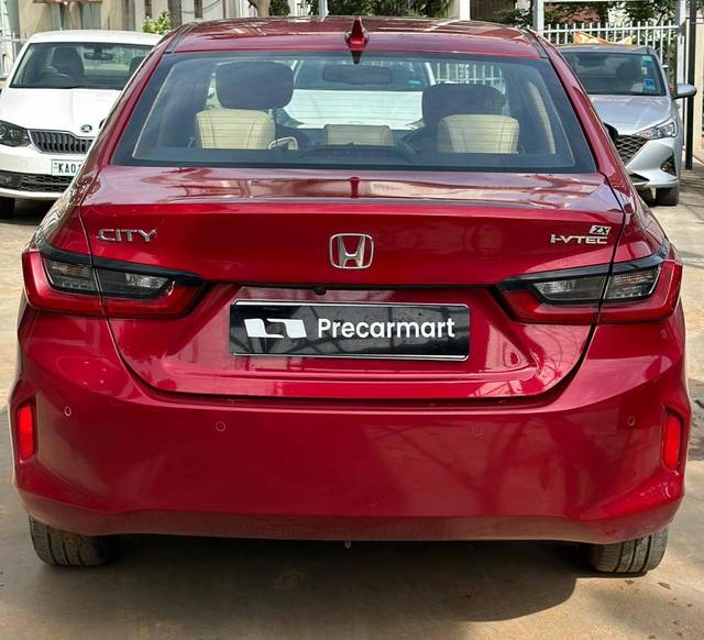 https://images10.gaadi.com/usedcar_image/4638002/original/processed_89b14151e4f30b88f625c3a8b830d420.jpeg?imwidth=6402