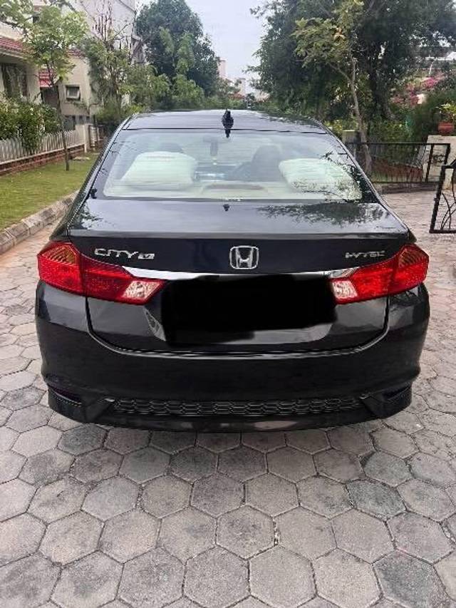 https://images10.gaadi.com/usedcar_image/4638016/original/processed_7d75bc2a-332e-4595-b358-733e93bf44d6.jpeg?imwidth=6401