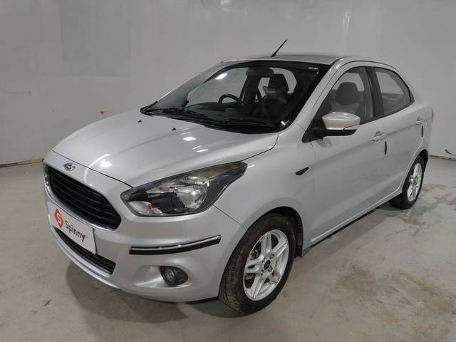 https://images10.gaadi.com/usedcar_image/4638018/original/5b793dee208fc10a8fe09bba26e5f1db.jpg?imwidth=6400