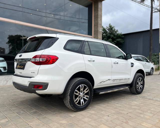 https://images10.gaadi.com/usedcar_image/4638020/original/processed_abf292b91efd19be97e1bce67cbf314c.jpg?imwidth=6402