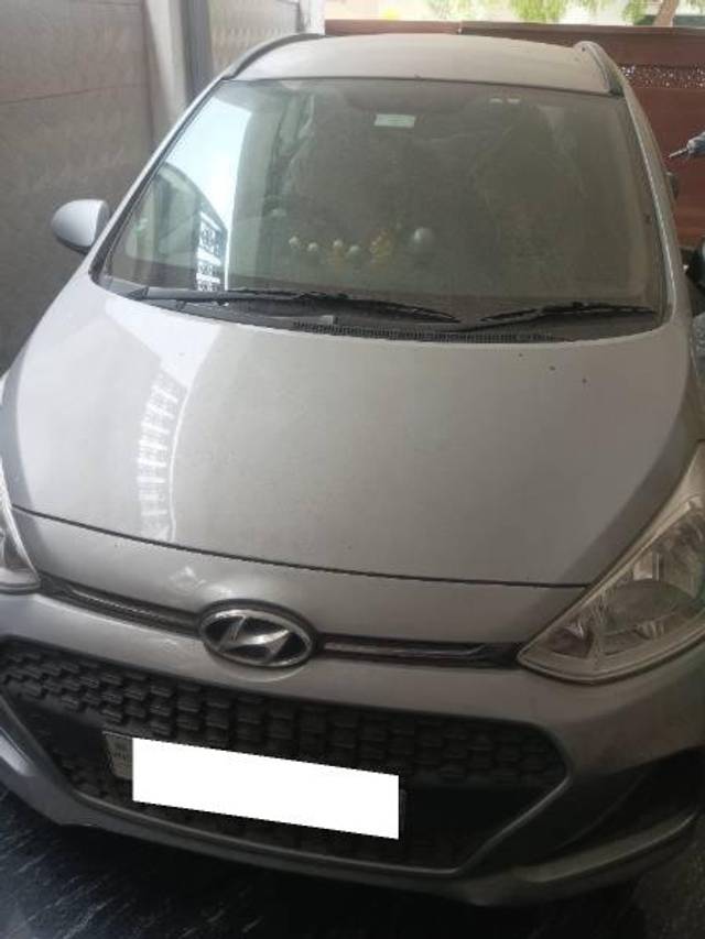 https://images10.gaadi.com/usedcar_image/4638077/original/processed_f7fc1d7b-18d2-483d-a76d-777635e8e0f0.jpg?imwidth=6400