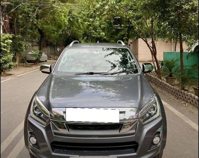 https://images10.gaadi.com/usedcar_image/4638078/original/processed_22d6814bddb126aa7fa2530e0d21de73.jpg?imwidth=6402