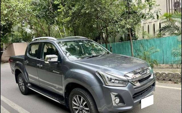 https://images10.gaadi.com/usedcar_image/4638078/original/processed_77955180bbb809917d3666cbd2b71322.jpg?imwidth=6400
