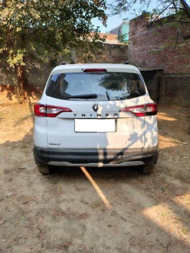 https://images10.gaadi.com/usedcar_image/4638080/original/processed_dda028e3-3f33-48a6-8b85-4c2aa578df61.jpg?imwidth=6402
