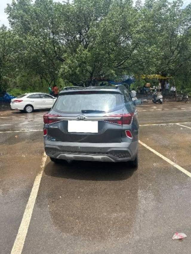 https://images10.gaadi.com/usedcar_image/4638084/original/processed_aa081df6-4d34-4cd1-8f0e-64b945f427af.jpg?imwidth=6401