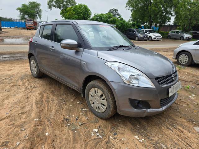 https://images10.gaadi.com/usedcar_image/4638103/original/processed_d6d54f44bef89f02e67adc033fd1f36f.jpg?imwidth=6400