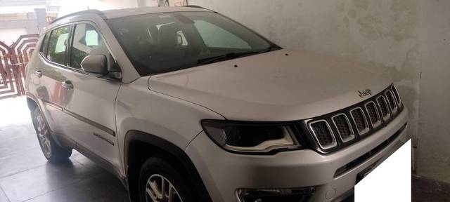 https://images10.gaadi.com/usedcar_image/4638131/original/processed_bc6bba51-e4dd-4f3e-8a23-18c3b0bdd9a0.jpg?imwidth=6402
